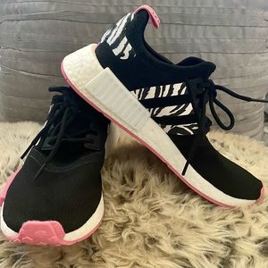 Adidas Original NMD-R1 Size 8  Color Black/pink/white